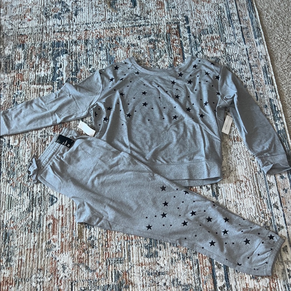 New York & Company Gray Star Sweater Set